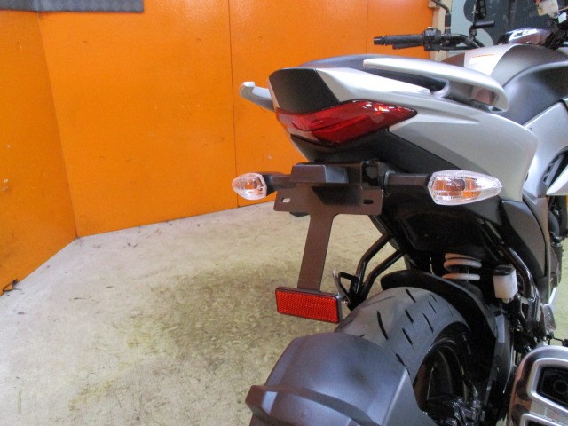 Ｒ周りは勿論フェンダーレス済みですっきり！！ネイキッドのるならまずはふぇんれすですよね！